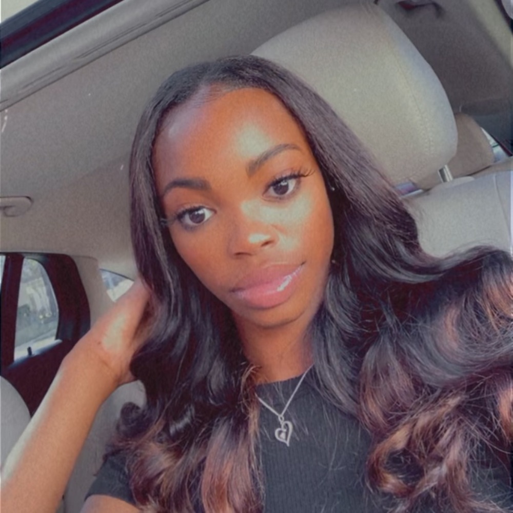 Meet your Posher, Kaylie